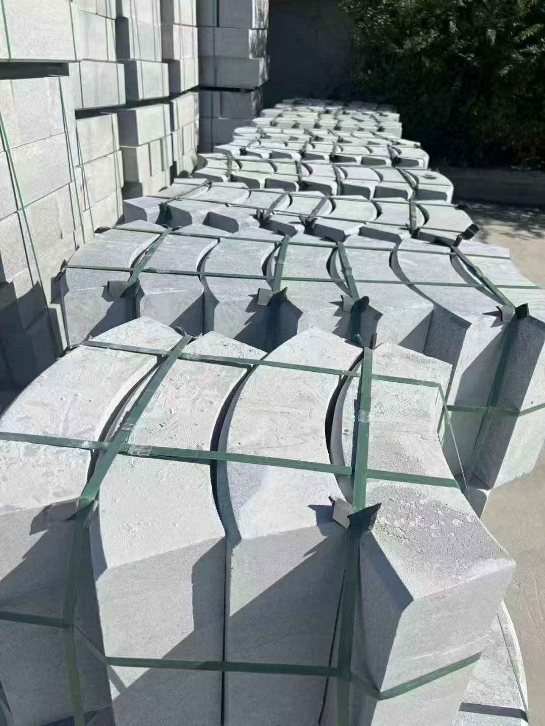 宁夏 芝麻灰弧形路沿石